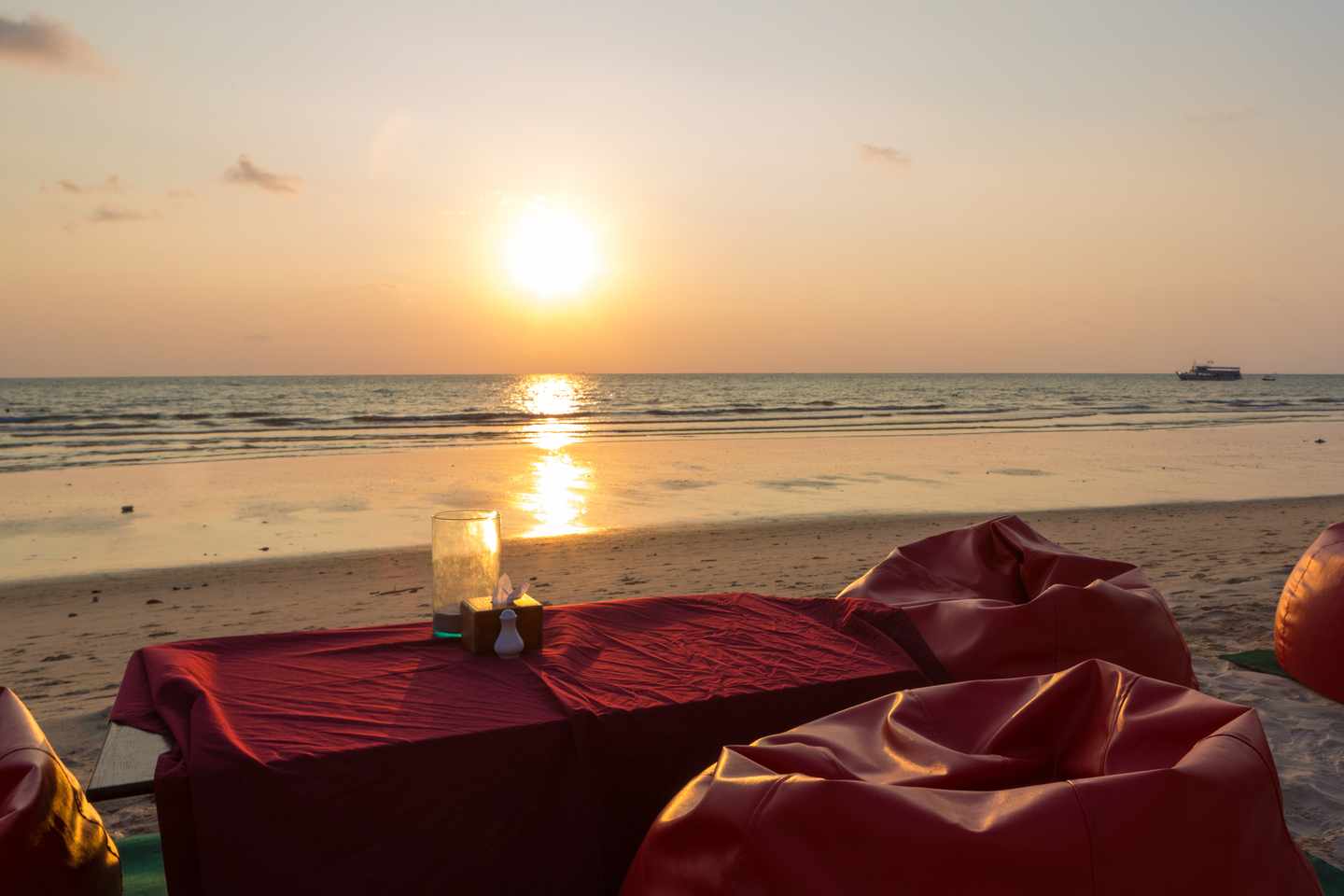 thailand-koh-chang-sonnenuntergang-strand-t-531554258.jpg