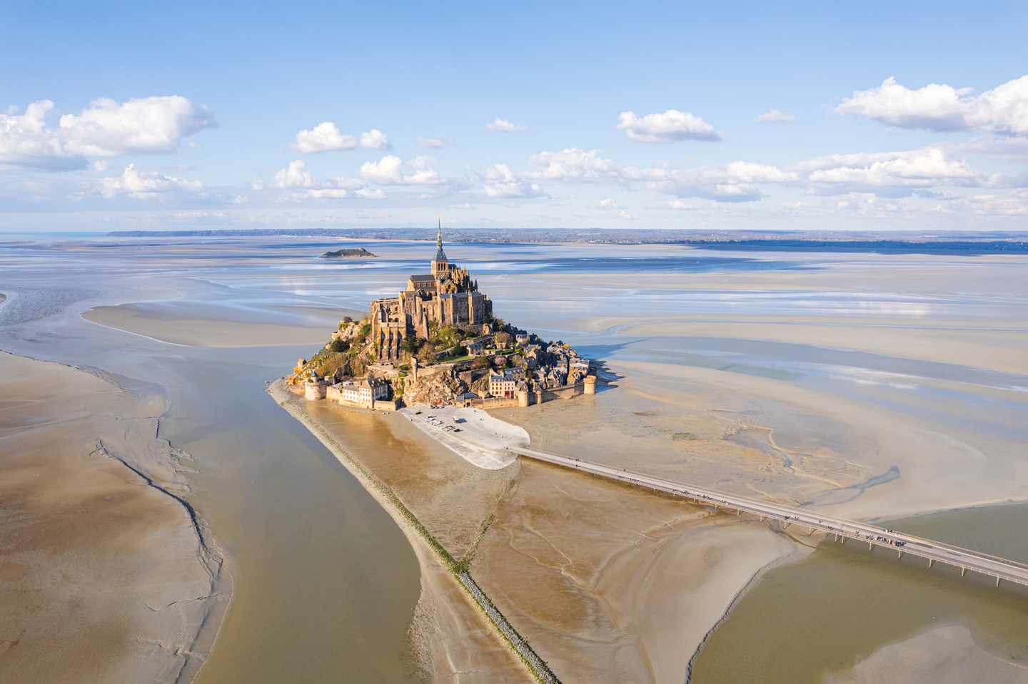 frankreich-normandie-ebbe-am-mont-saint-michel-g-2205658801.jpg