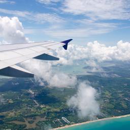 thailand-phuket-flugzeug-t-859940852.jpg