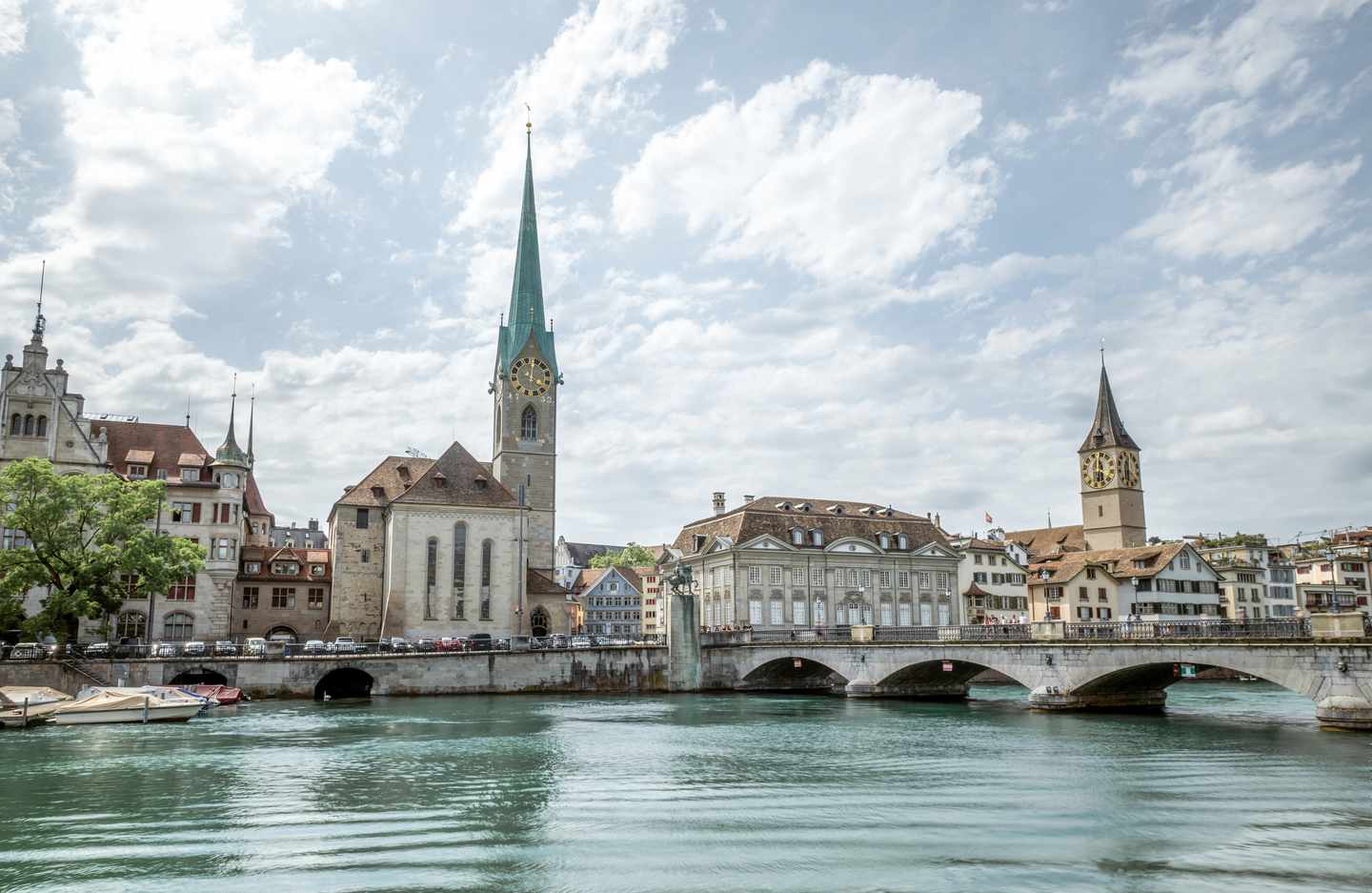 schweiz-zuerich-limmat-fraumunster-g-2155350091_bearbeitet.jpg