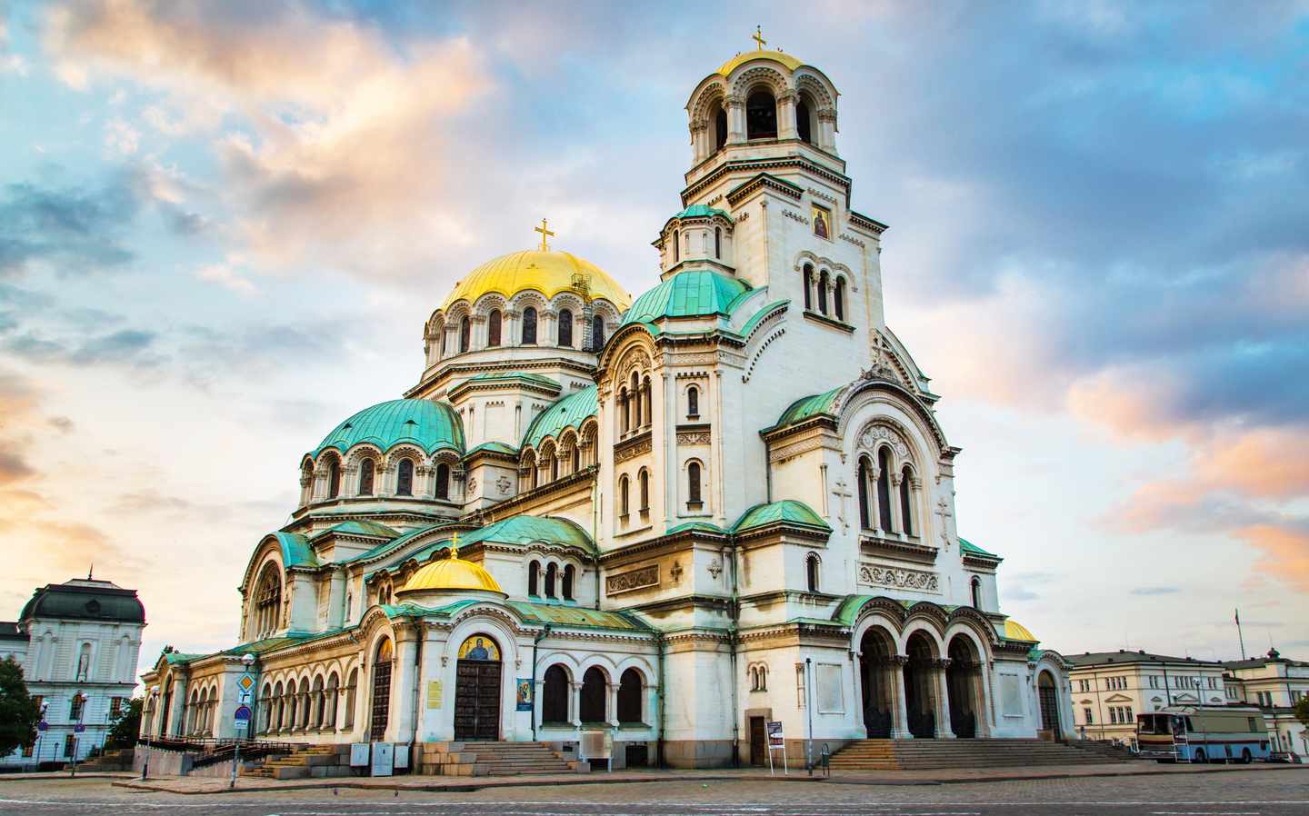 bulgarien-sofia-alexander-newski-kathedrale-g-537611468.jpg
