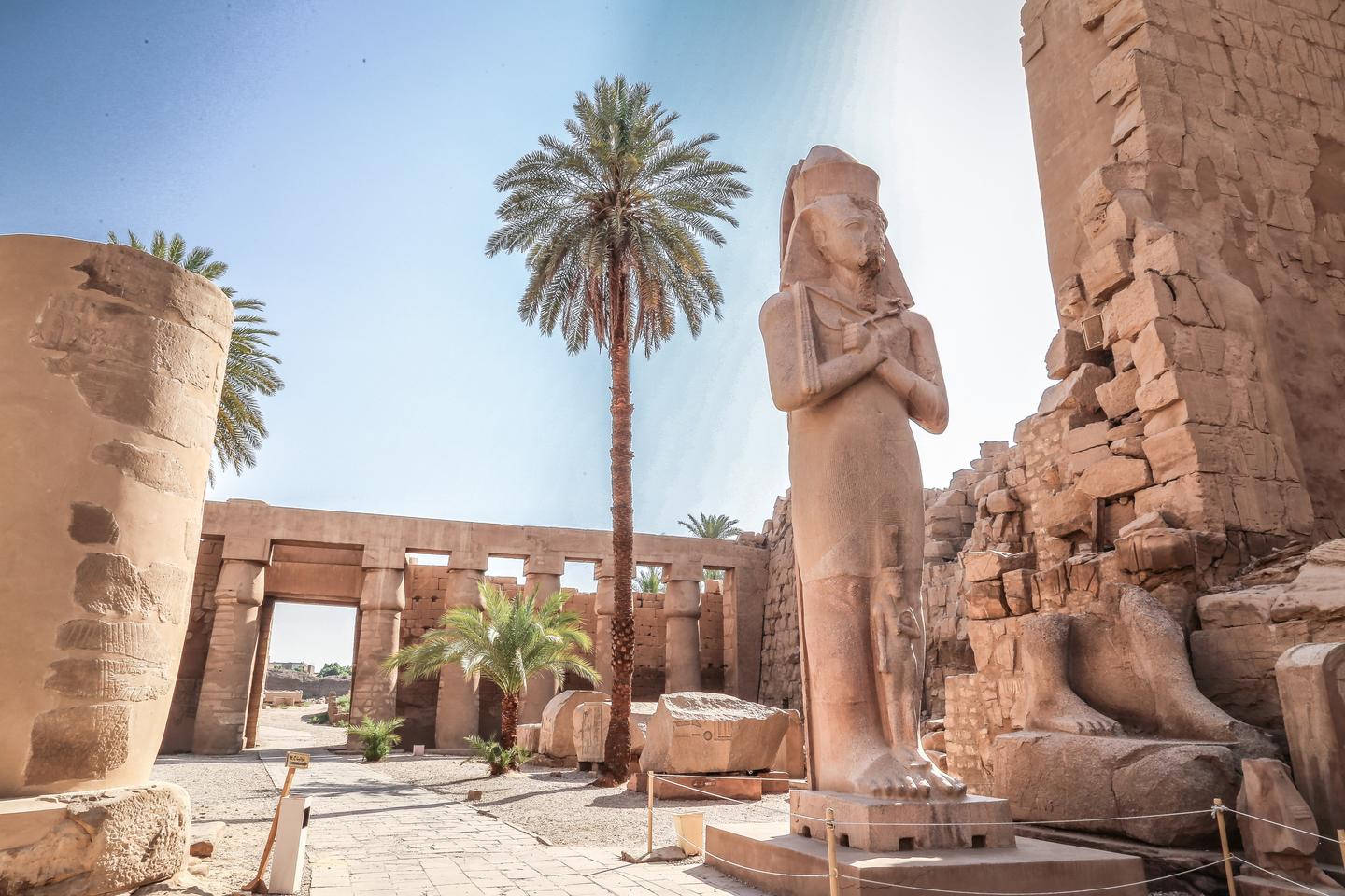 aegypten-luxor-tempel-ramses-g1023629460.jpg