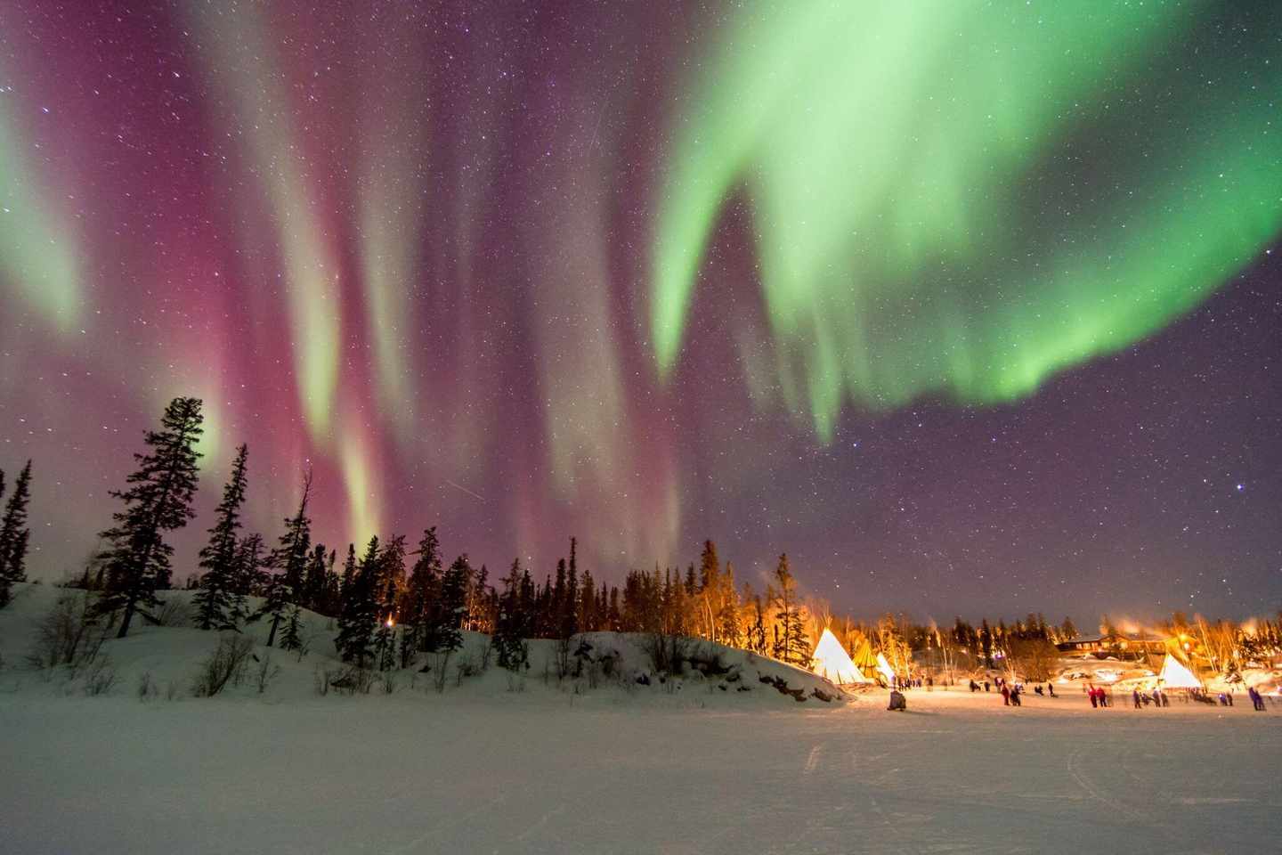 kanada-polarlichter-yellowknife-g-466058526.jpg