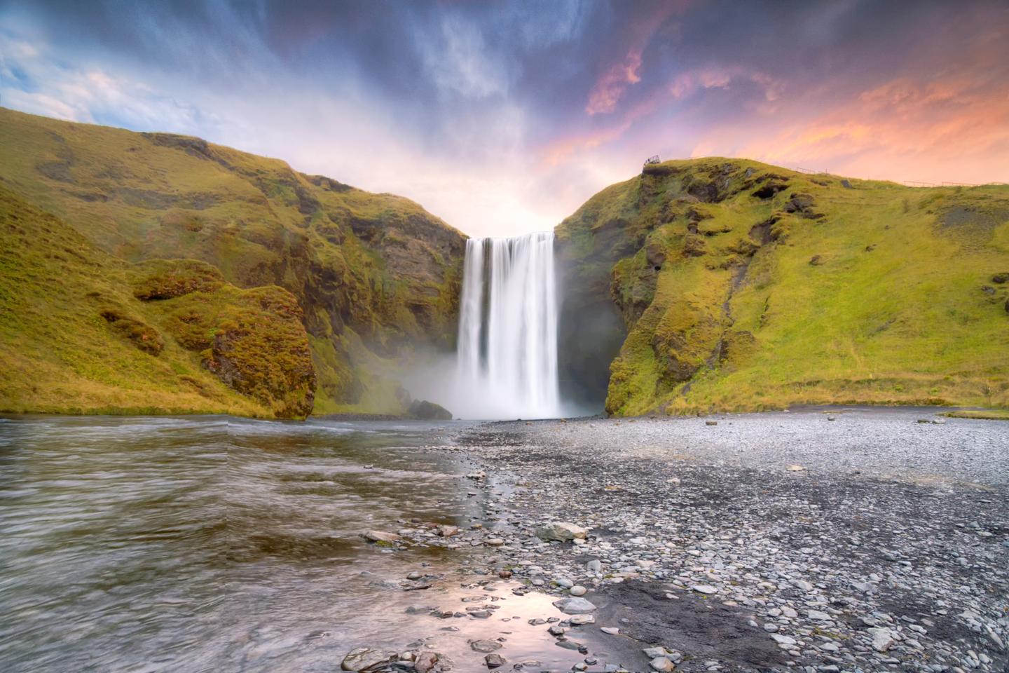 Island_Wasserfall_KV_GettyImages-2163312393.jpg
