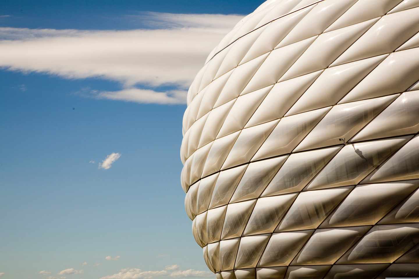 allianz-arena-muenchen-t-139962926.jpg