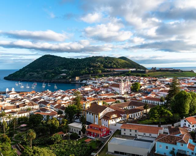 Porto und Azoren: Städte und Inselwelten entdecken