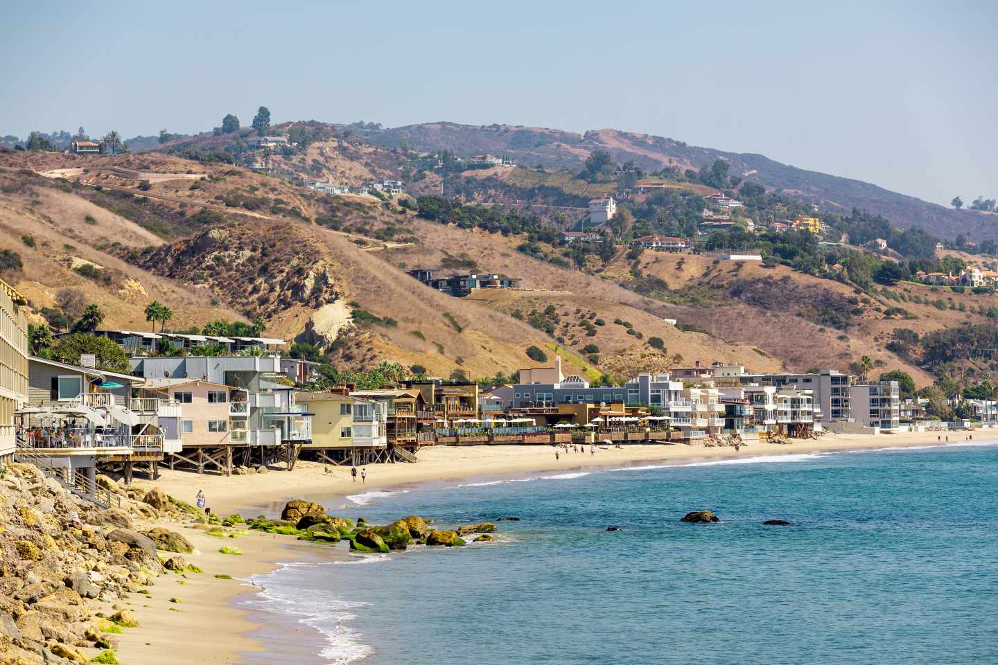 GettyImages-1187694534.jpg Häuser am Strand von Malibu