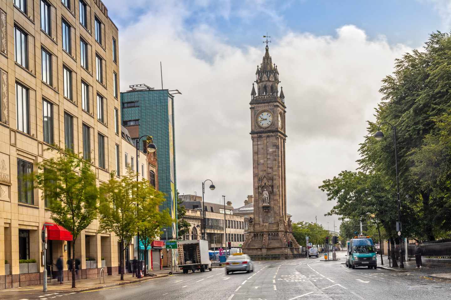 großbritannien-nordirland-belfast-albert-clock-tower-klein-g-1175690578.jpg