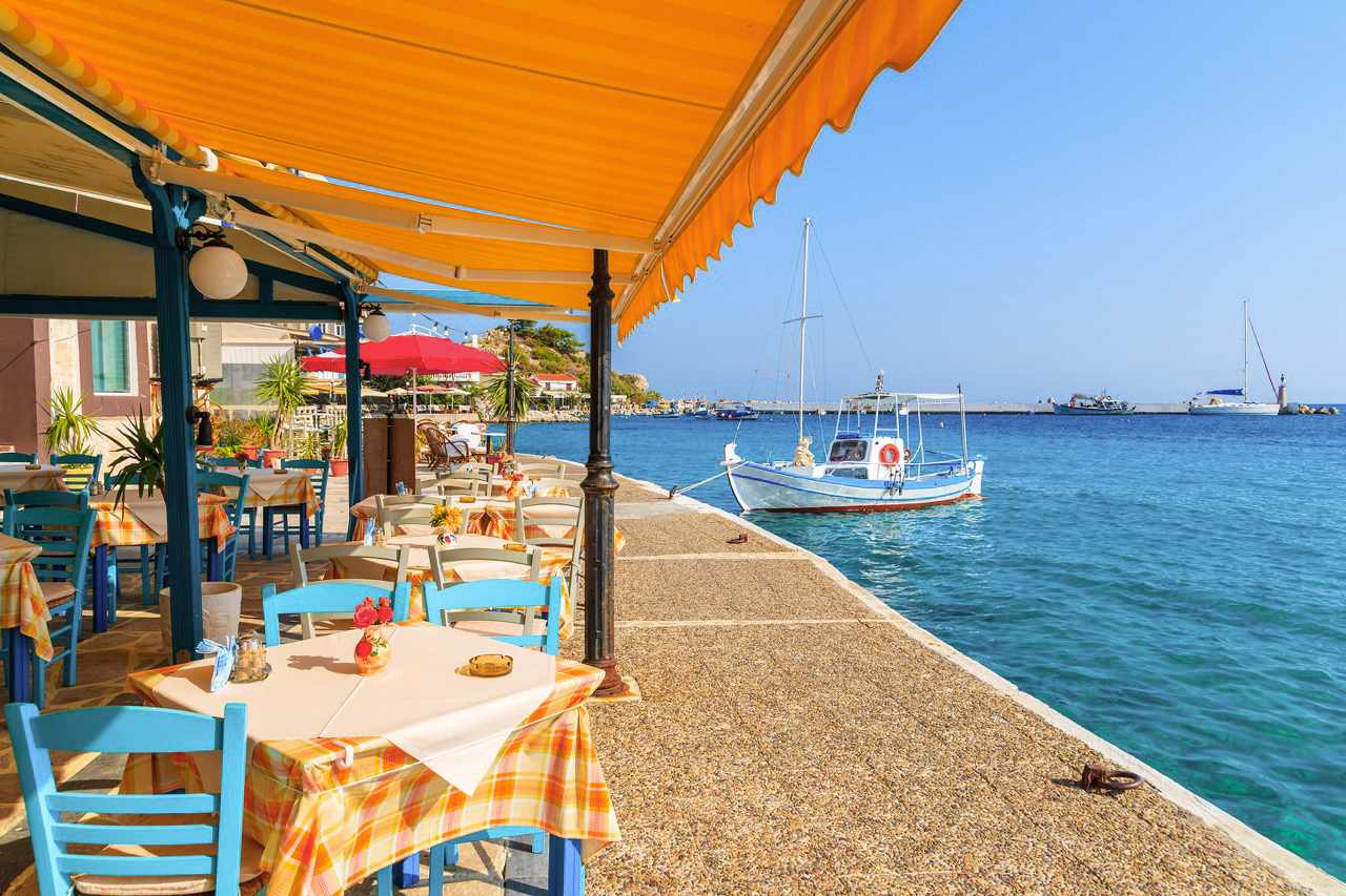 griechenland-kos-taverne-uferpromenade-g-652385730.jpeg
