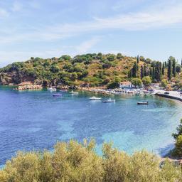 griechenland-samos-bucht-g-652383222.jpg