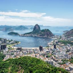 Brasilien-Rio-de-Janeiro-Luftaufnahme-der-Stadt-mit-Blick-auf-den-Zuckerhut-g-531479034.jpg