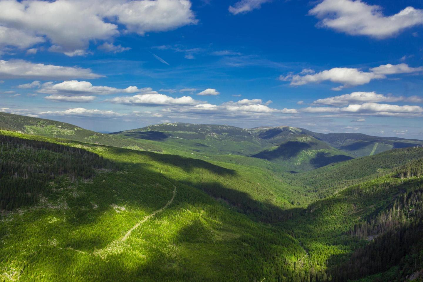 tschechien-riesengebirge-panorama-t-836433542.jpg