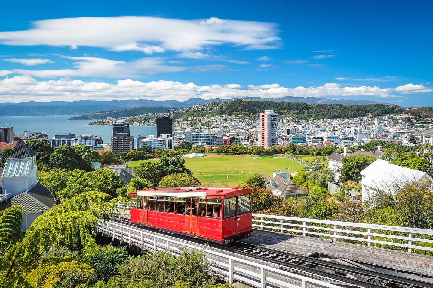 neuseeland-wellington-standseilbahn-klein-g-866887704.jpg