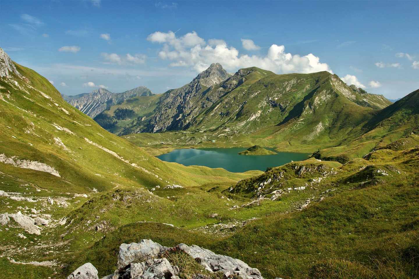 deutschland-alpen-schrecksee-blick-auf-den-see-g-1088114310.jpg