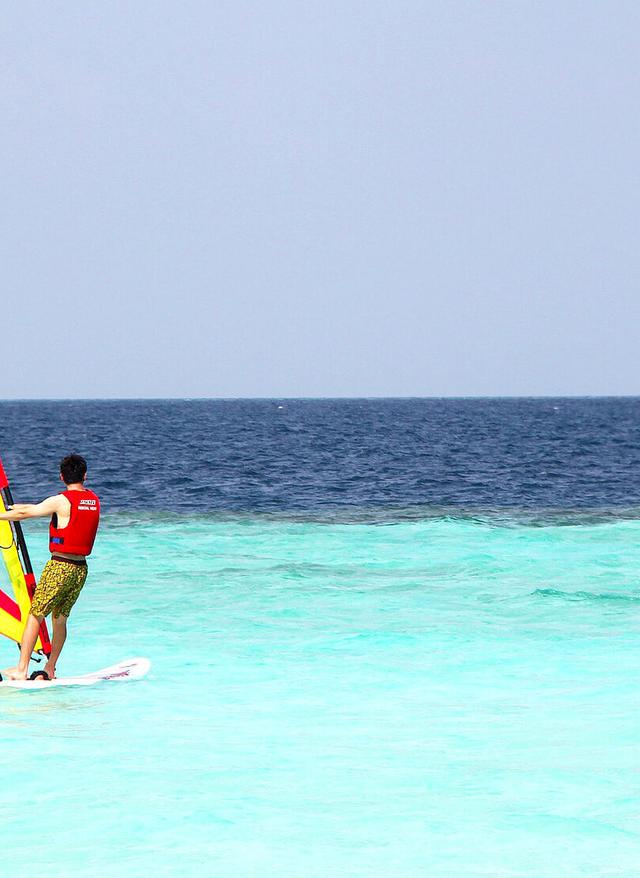 Aktivitäten auf den Malediven malediven-windsurfen-a-237490_1920.jpg