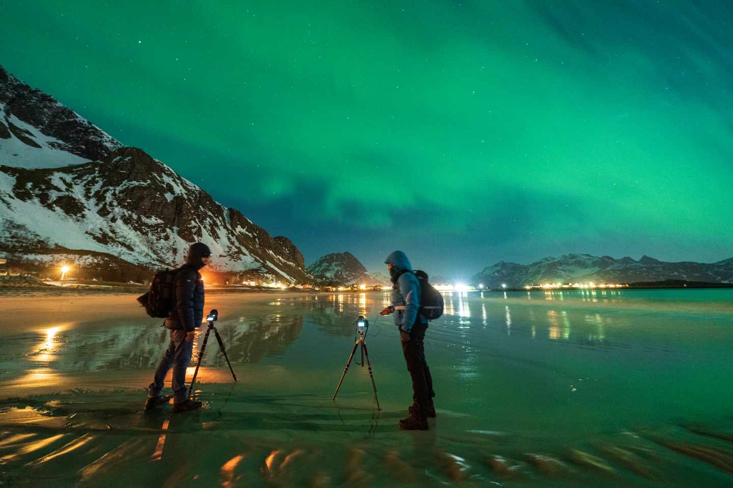 Mit einem Stativ gelingt die Nordlicht-Fotografie besser