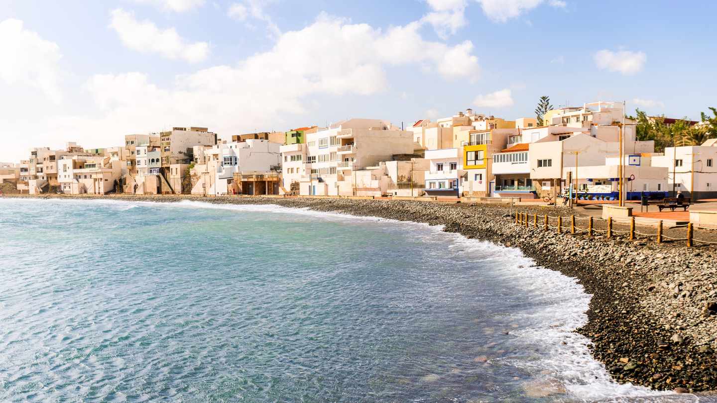 spanien-kanarische-inseln-gran-canaria-playa-pozo-izquierdo-s-Shutterstock-2094335626.jpg