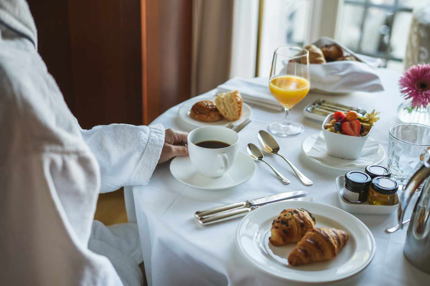 5-Sterne-Hotel Deutschland: Frühstück auf dem Hotelzimmer