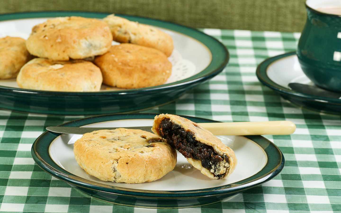 blt152579b9dcc6b1a0-grossbritannien-england-manchester-eccles-cakes-g-516020491.jpg Eccles Cakes auf einem Teller
