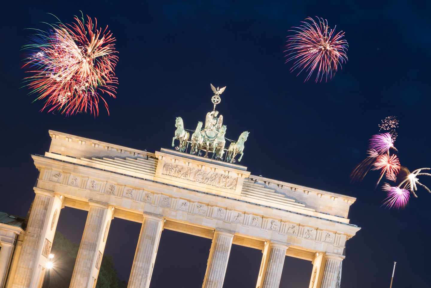 deutschland-berlin-feuerwerk-silvester-g-620707546.jpg