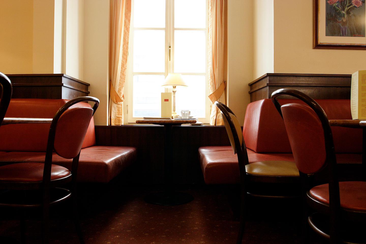 keyvisual_kaffeehaus_wien_dertour_g-139387482.jpg