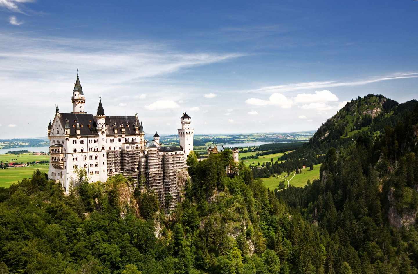 deutschland-bayern-schloss-neuschwanstein-t-100546999.jpg