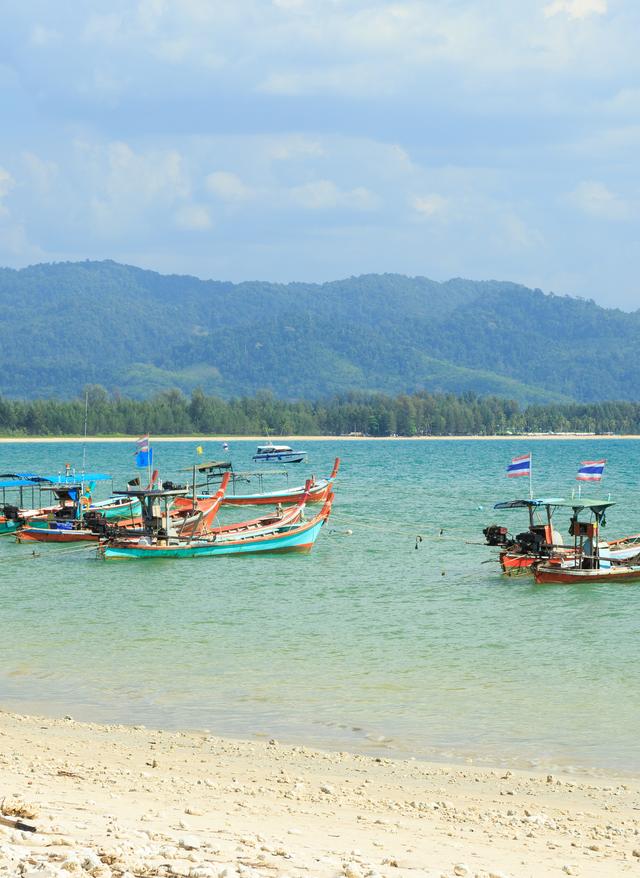 thailand-khao-lak-pakarank-beach-t-472691092.jpg