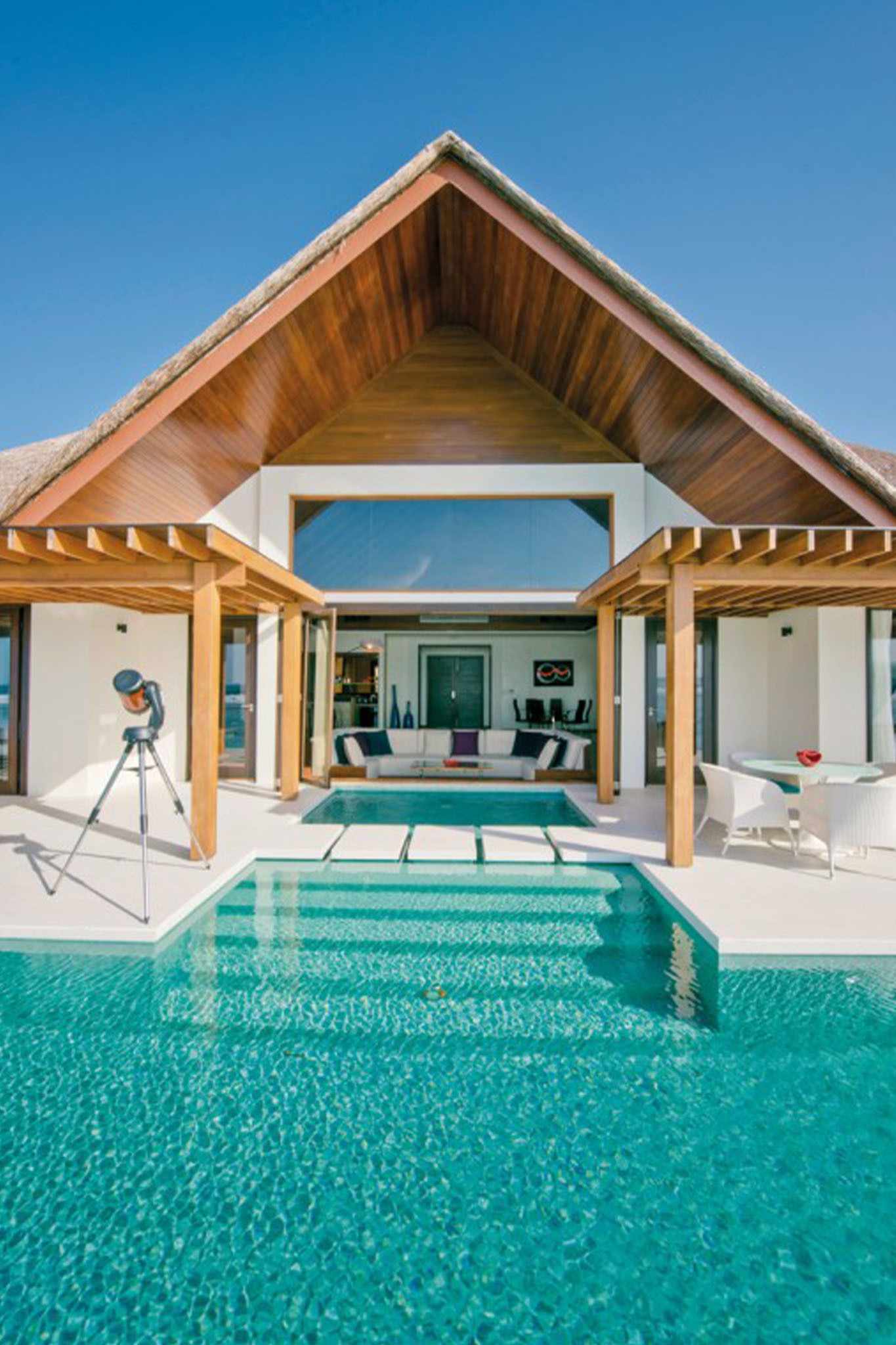 blt91c52be298ecc47e-malediven-wasserbungalows-der-mle14116io-s22-15.jpg Nahaufnahme eines Wasserbungalows des Niyama Private Islands Maldives