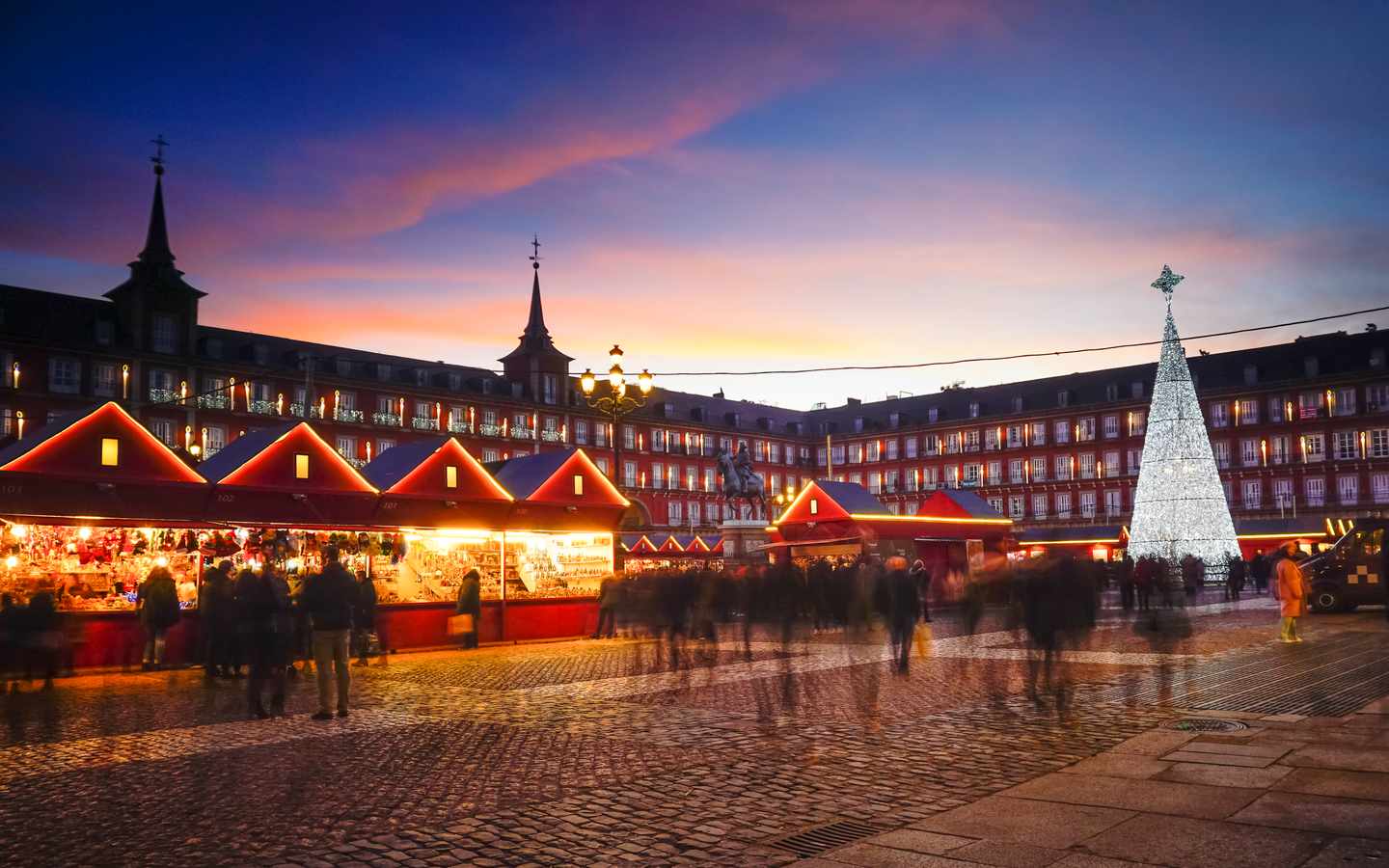 spanien-madrid-plaza-mayor-weihnachtsmarkt-g-2173762786.jpg