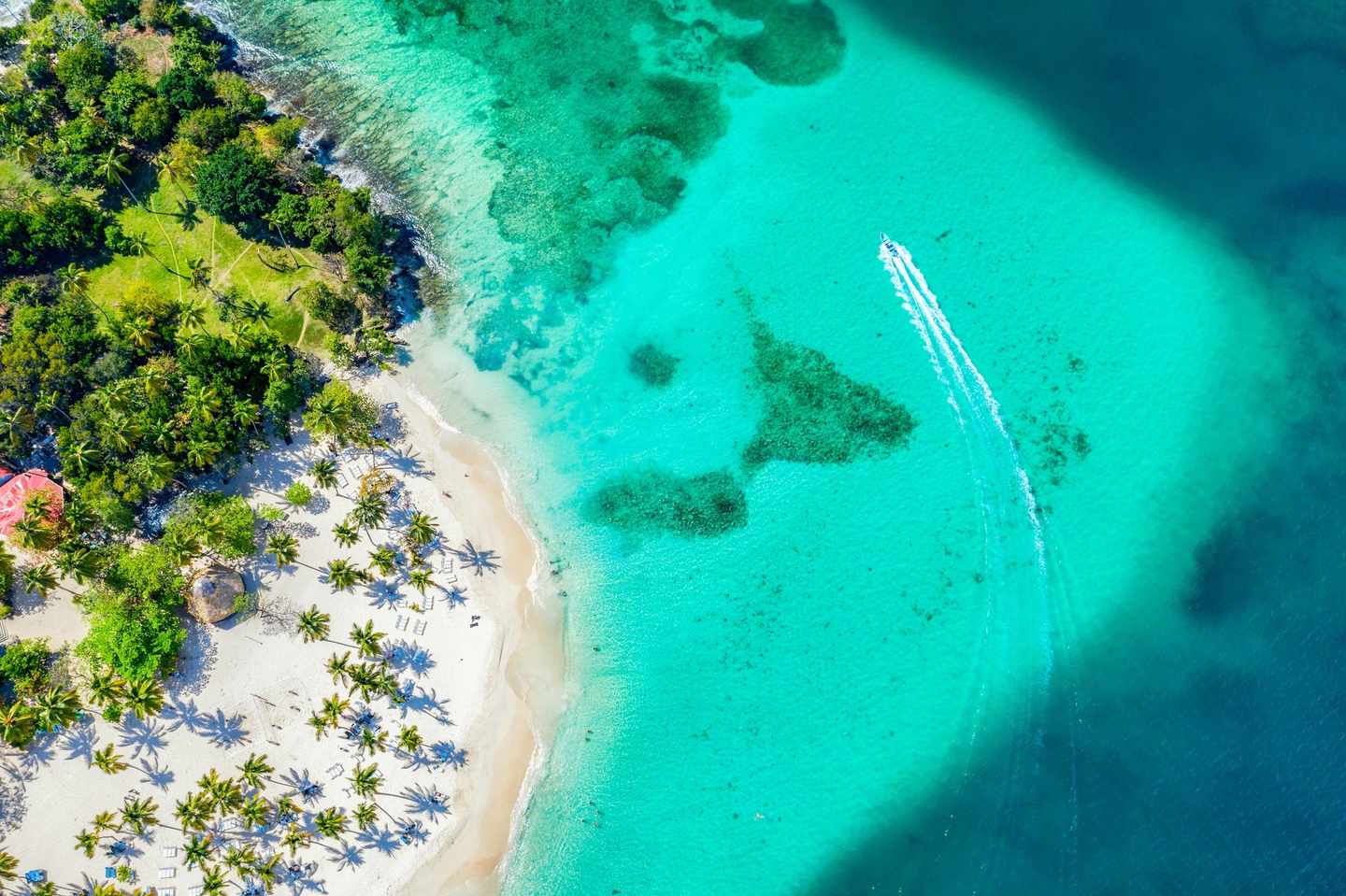 dominikanische-republik-bacardi-island-drohnenansicht-g-1225849466.jpg