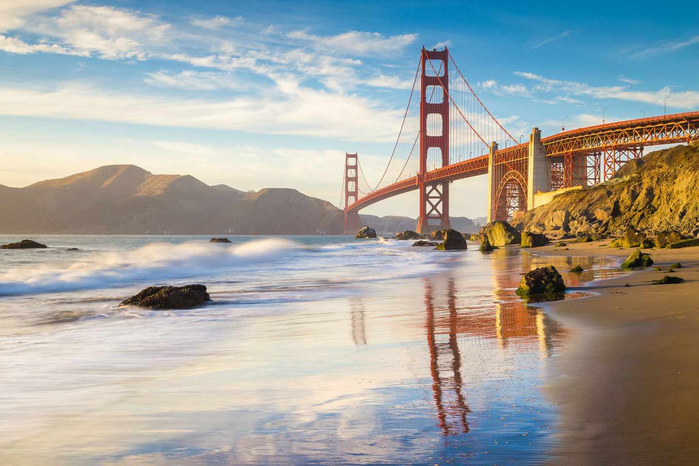 golden-gate-brigde-highway-1-g-672923392.jpg
