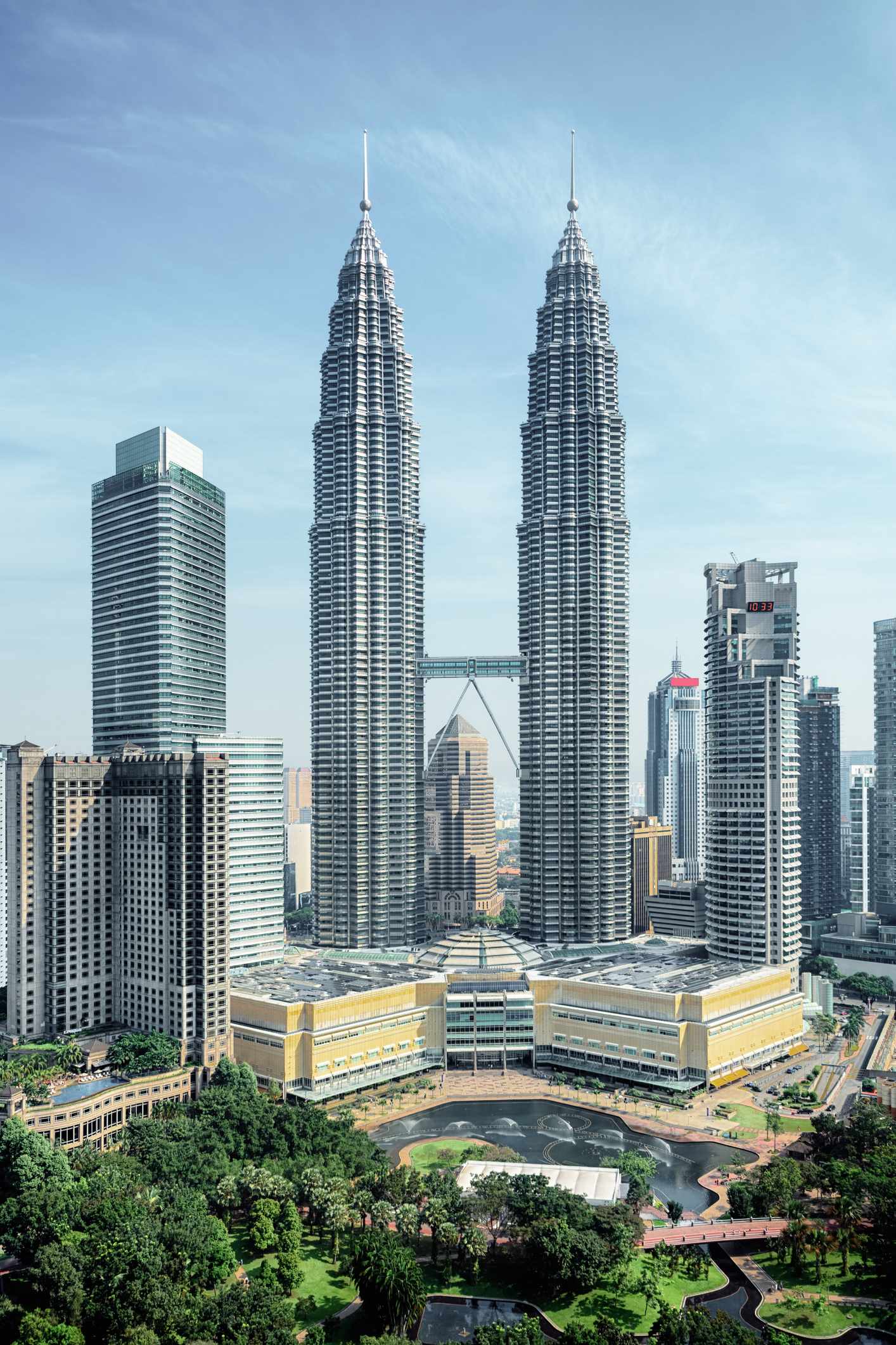 bltbe2585aca3944959-Malaysia-Petronas-Tower-in-Kuala-Lumpur-g-498977315.jpg Petronas Zwillingstürme in Kuala Lumpur