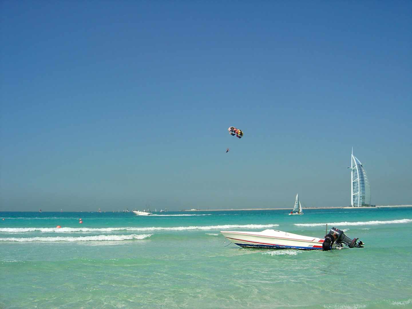 vae-dubai-kitesurfen-g-140399615.jpg