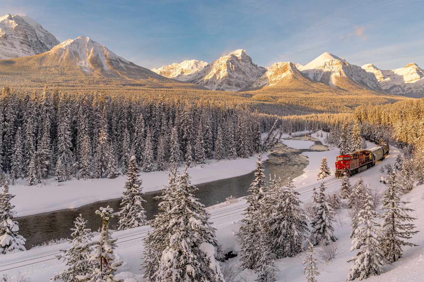kanada-alberta-banff-zug-im-schnee-g-1455541508.jpg