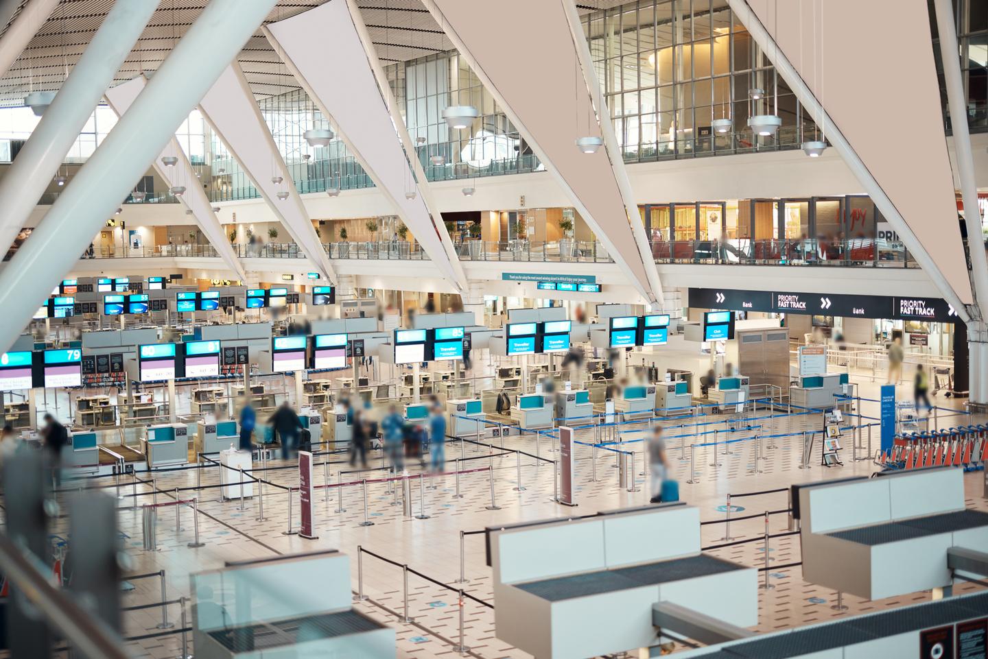 suedafrika-people-airport-g-2158237772.jpg