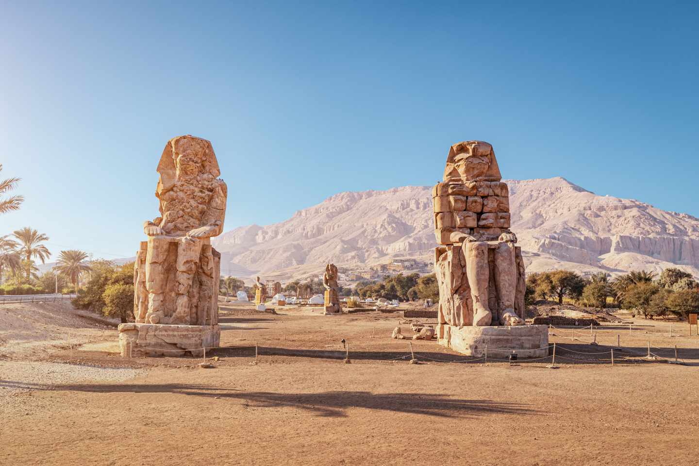 aegypten-nilkreuzfahrt-memnon-amenhotep-g1390987140.jpg