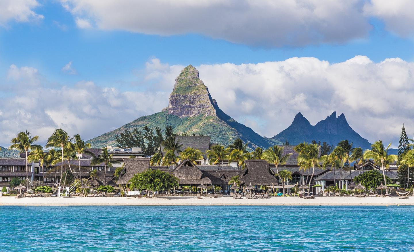 mauritius-flic-en-flac-strand-piton-g-1020522918.jpg
