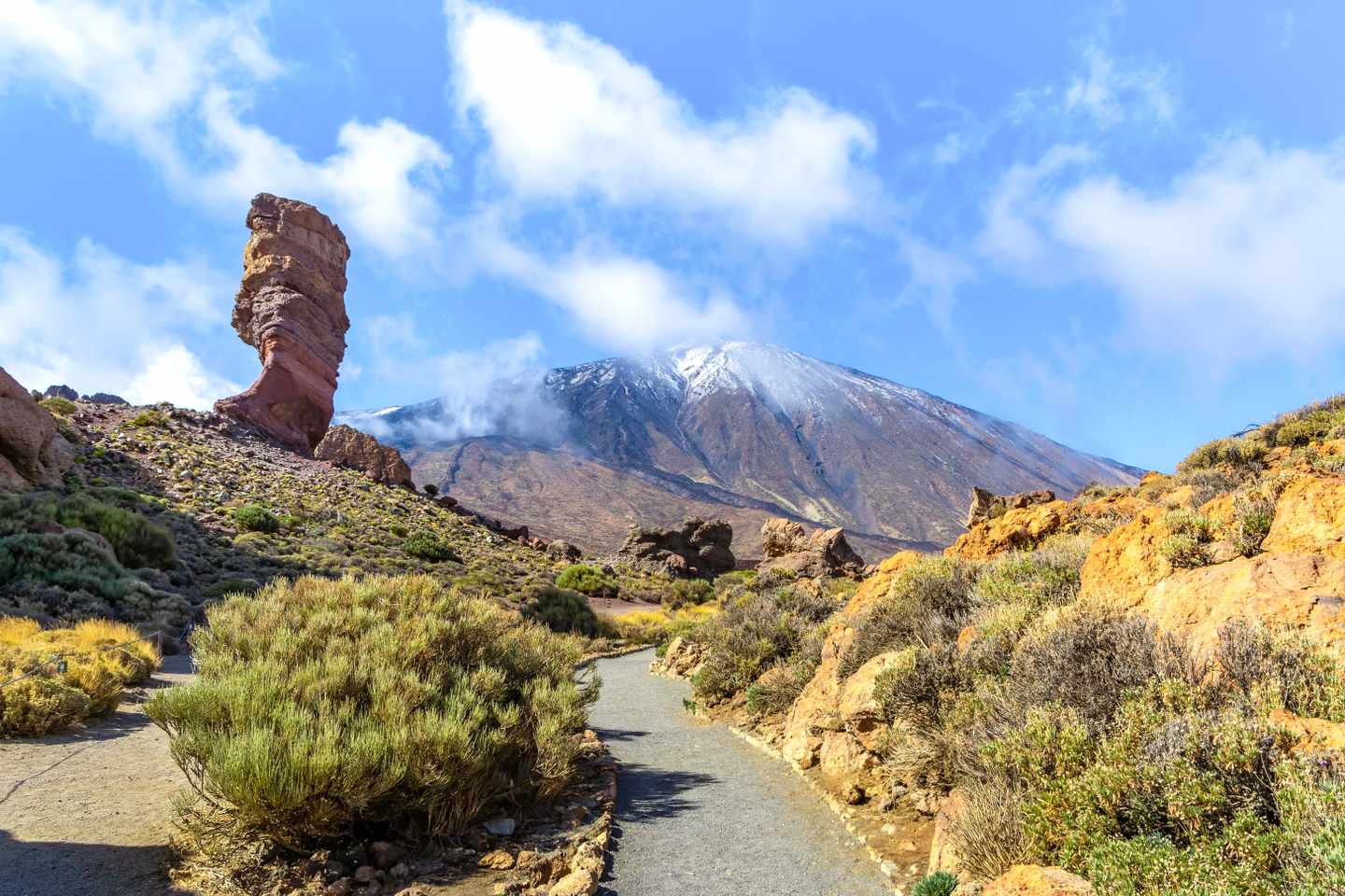 spanien-teneriffa-teide-nationalpark-roque-cinchado-felsformation-g-1254409495.jpg