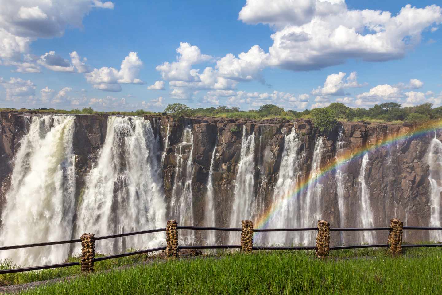 simbabwe-victoriafaelle-t-577971510.jpg
