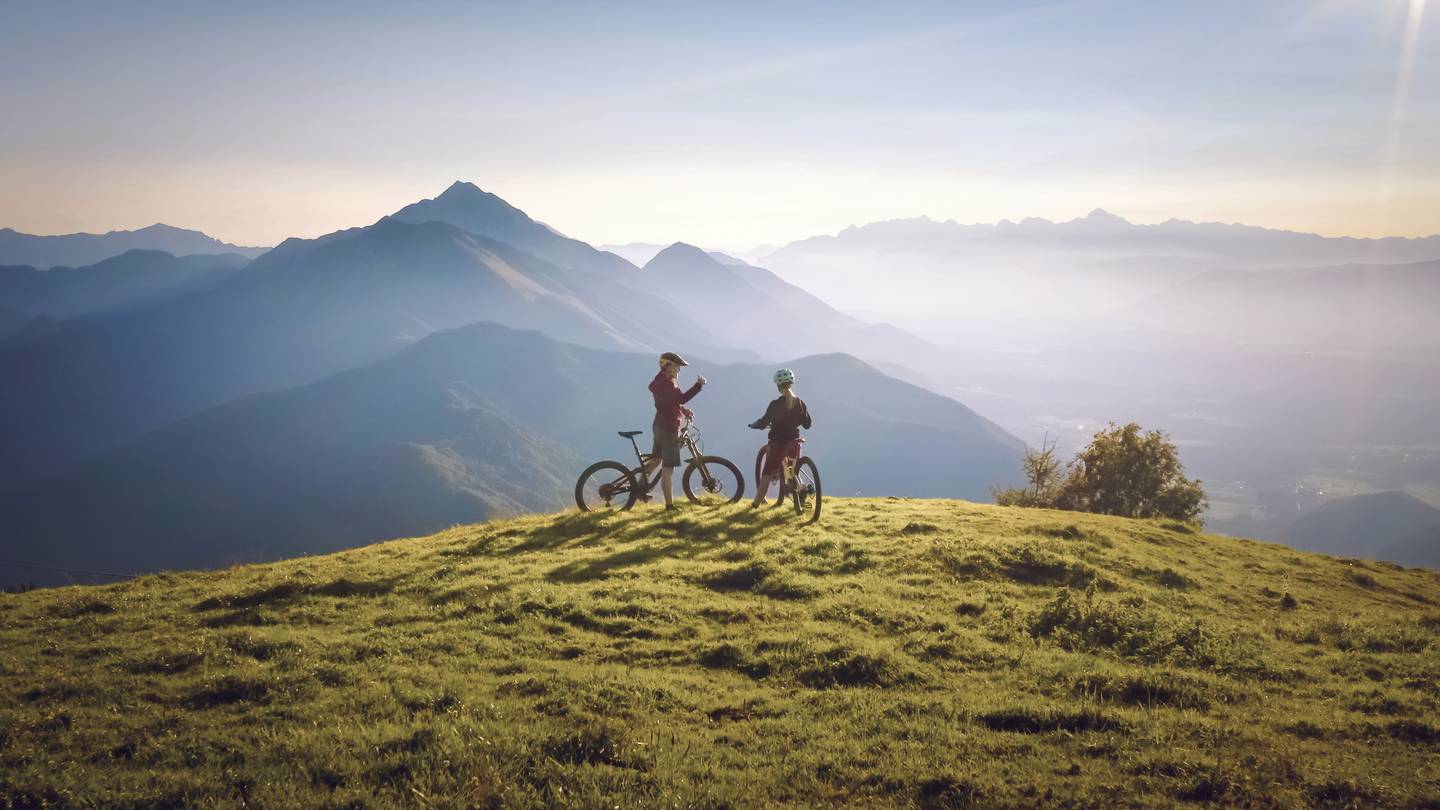 berge-frauen-mountainbikes-g-1316795168.jpg