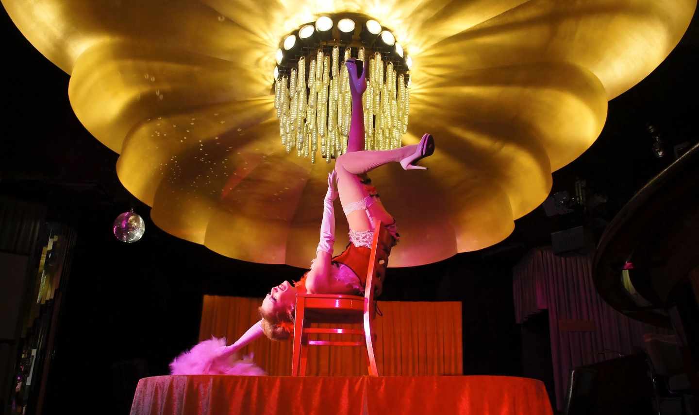 kleine-nachtrevue-berlin-burlesque-bar.jpg