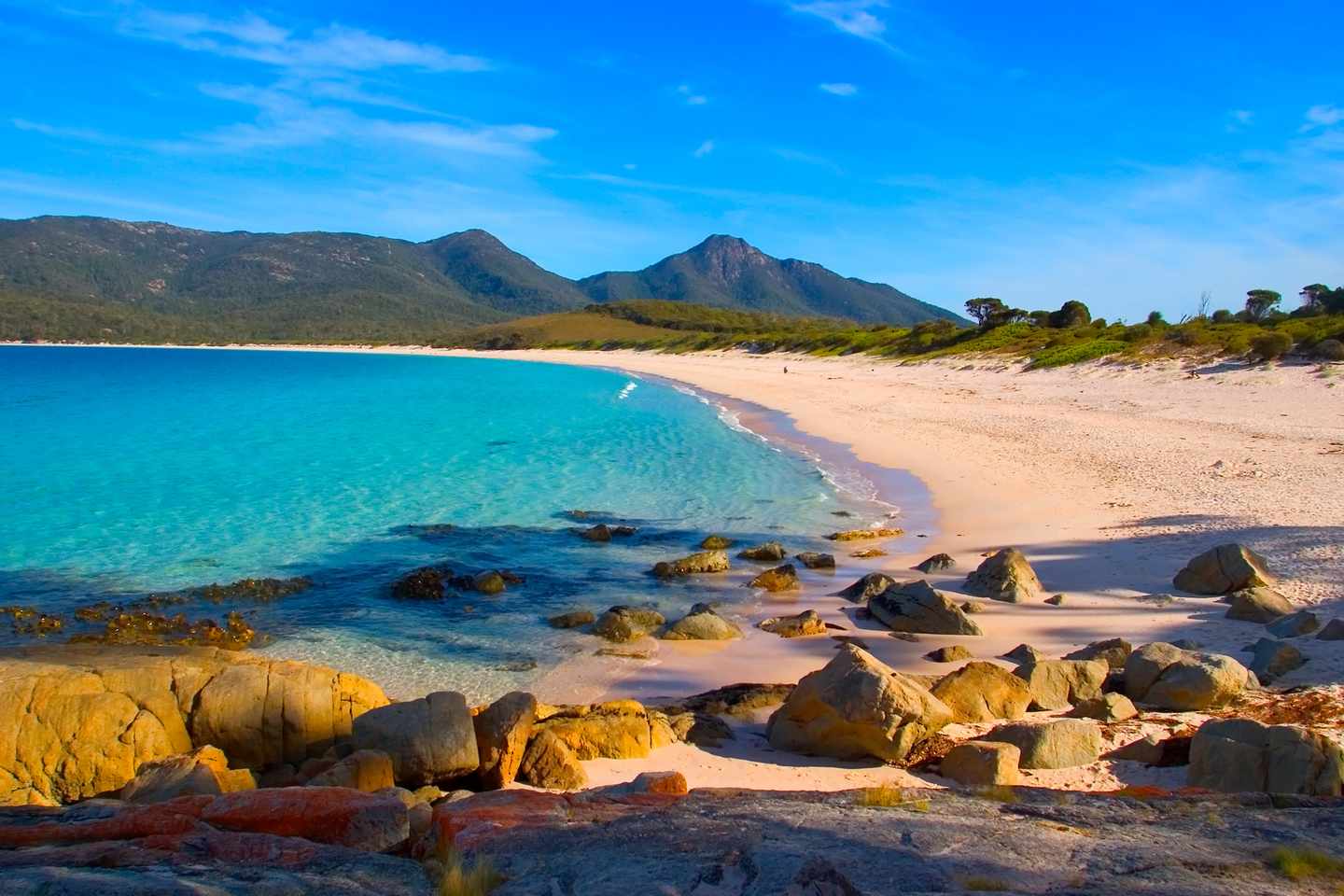 australien-tasmanien-bucht-wineglass-bay-t-522779783.jpg