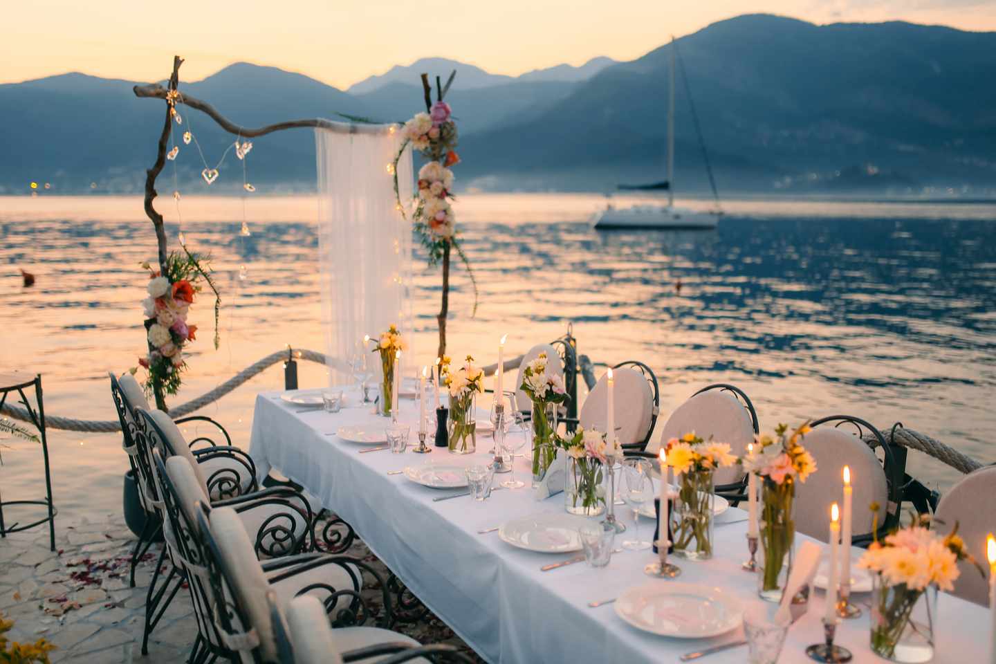 montenegro-tivat-hochzeit-essen-am-meer-g-665776314.jpg