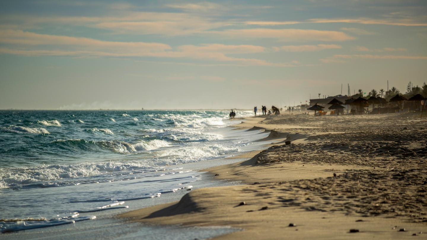 Strand in Hammamet bei Sonnenuntergang