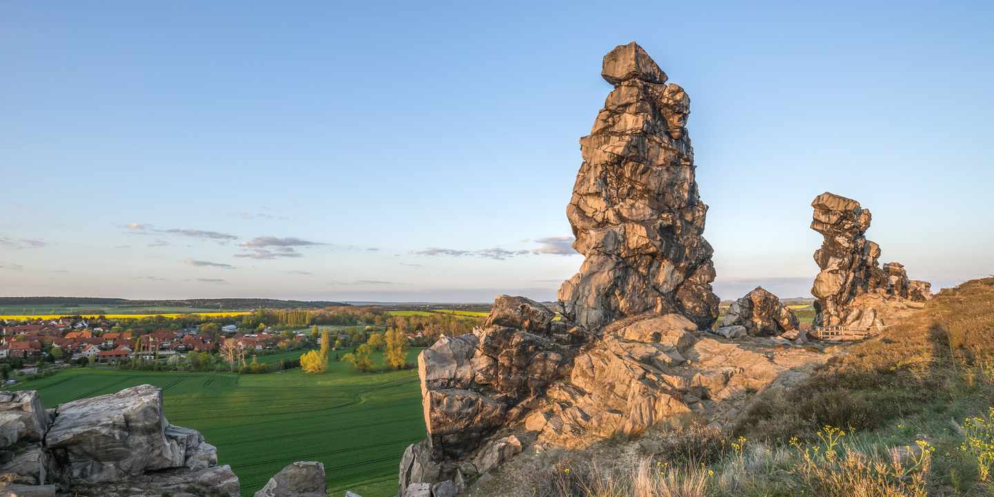 deutschland-sachsen-anhalt-thale-weddersleben-teufelsmauer-felsformation-g-670888499.jpg