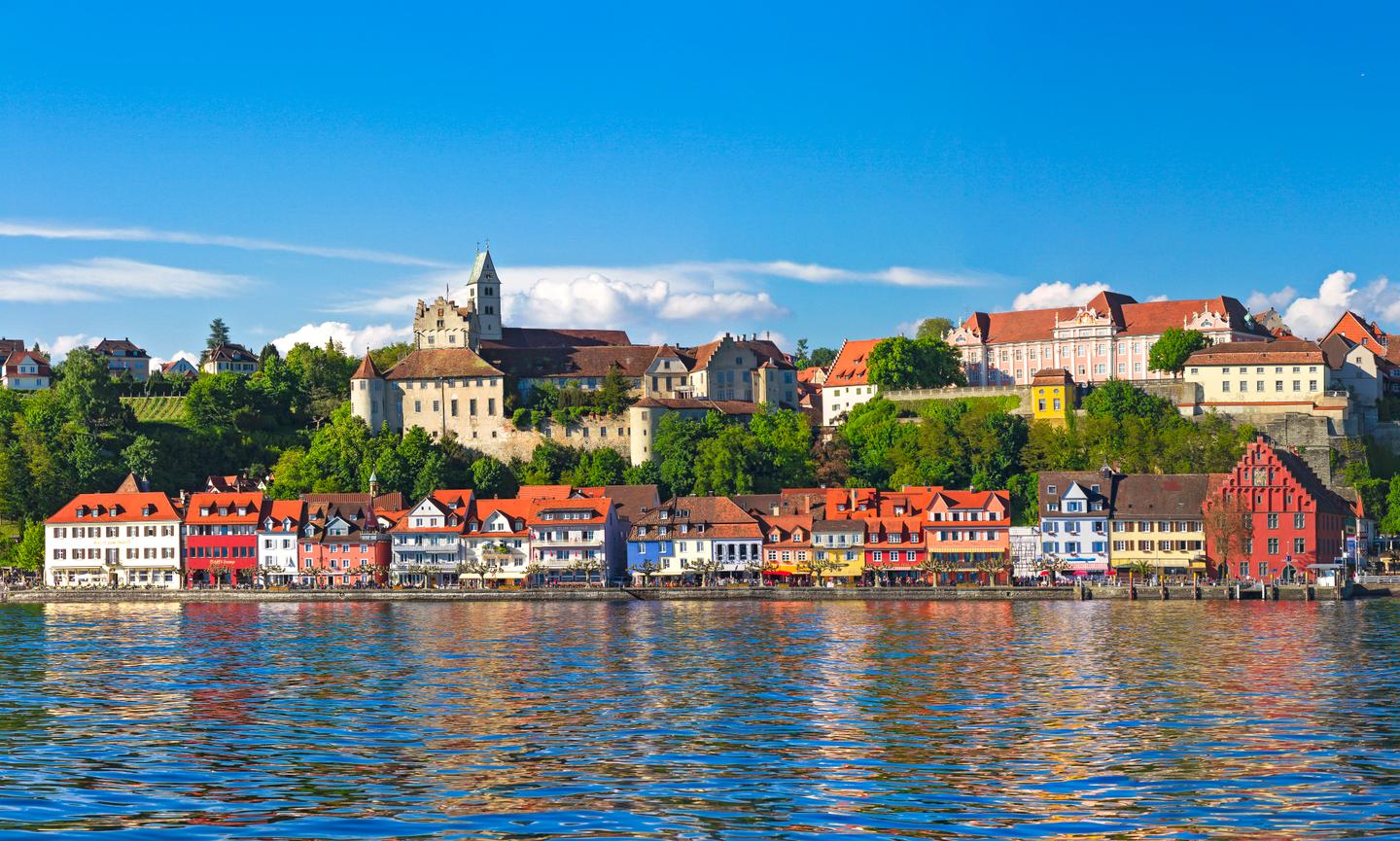 deutschland-bodensee-meersburger-damm-g-476747006.jpg