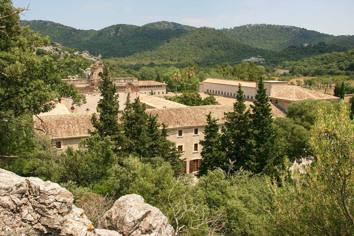 spanien-mallorca-santuari-de-lluc-kloster-g-636312890.jpg