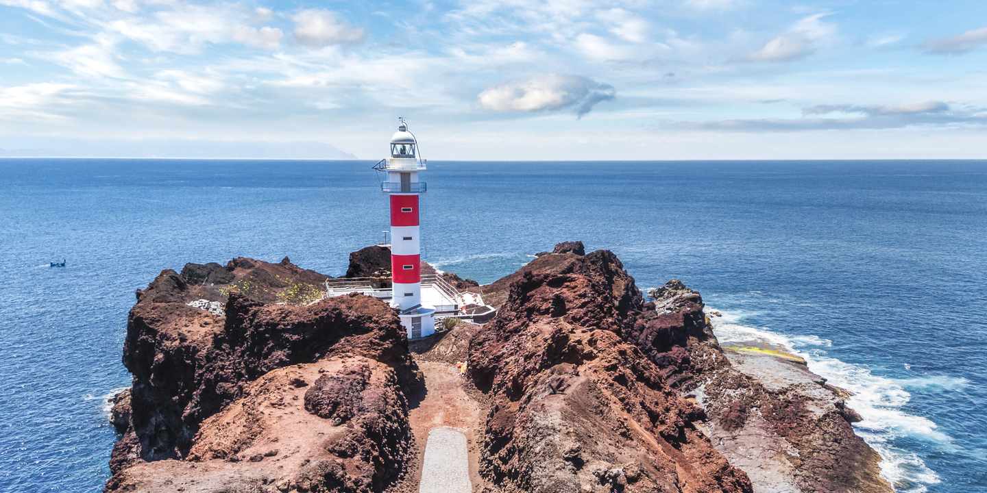 spanien-kanaren-teneriffa-punta-de-teno-leuchtturm-vulkanische-kueste-atlantik-geheimtipp-g-2257966213.jpg