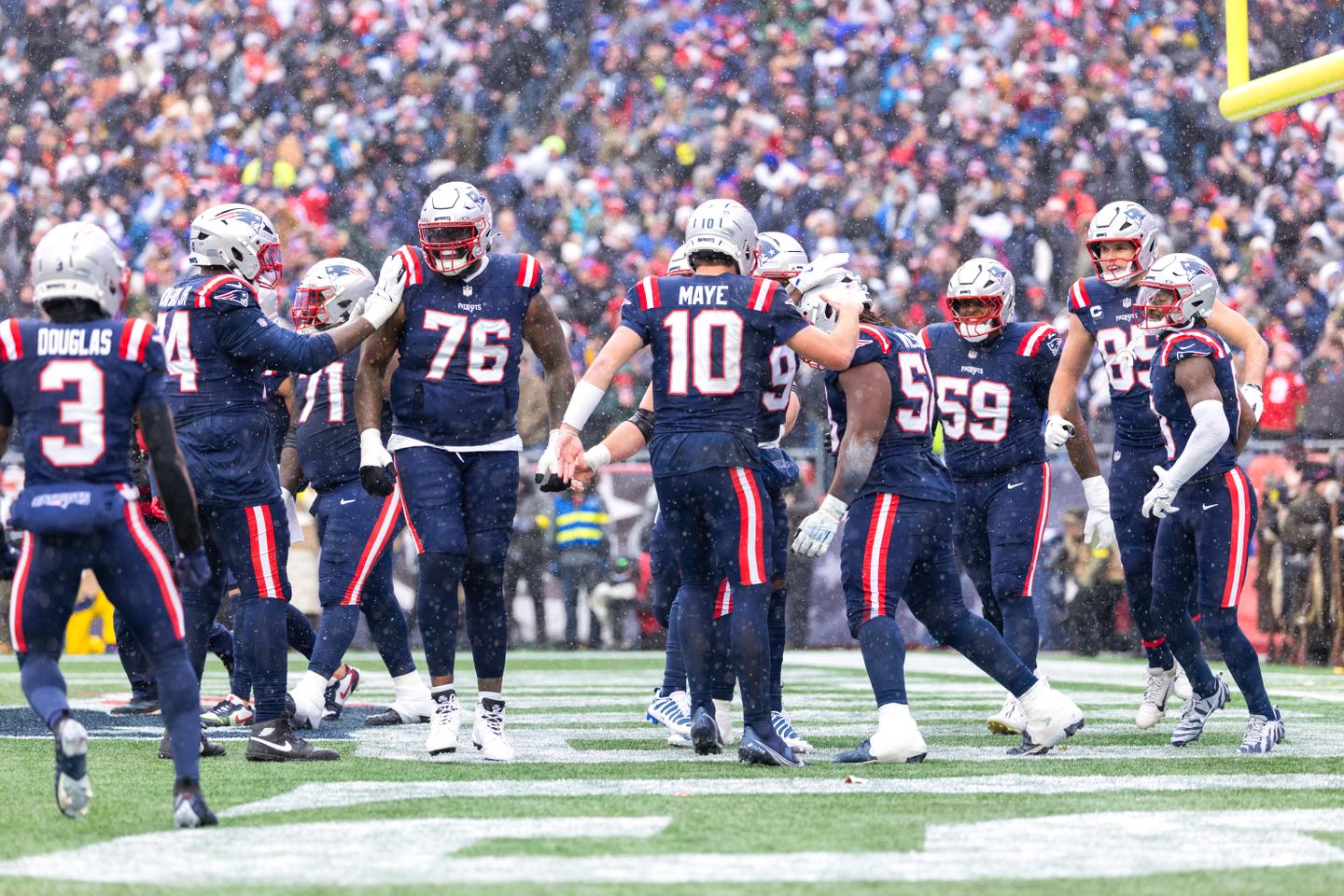 nfl-patriots-BB-121425_Adler3187.jpg