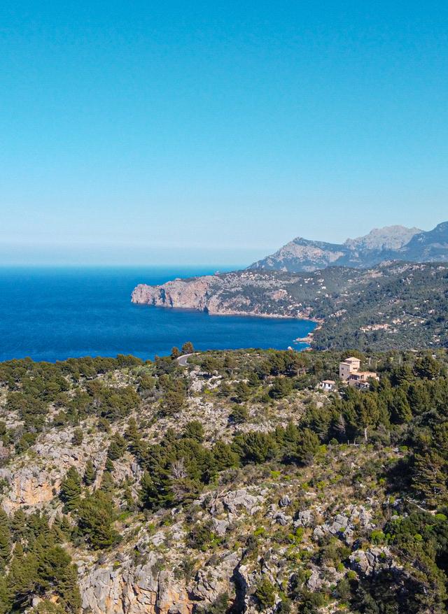 Berge und Meer in Cala Tuent